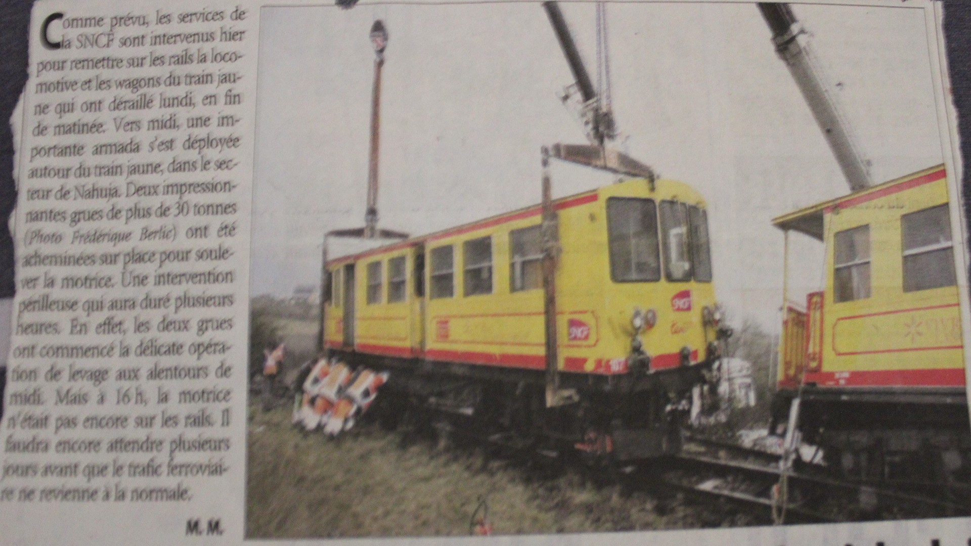 Article l independant deraillement du train jaune a nahuja octobre 2009